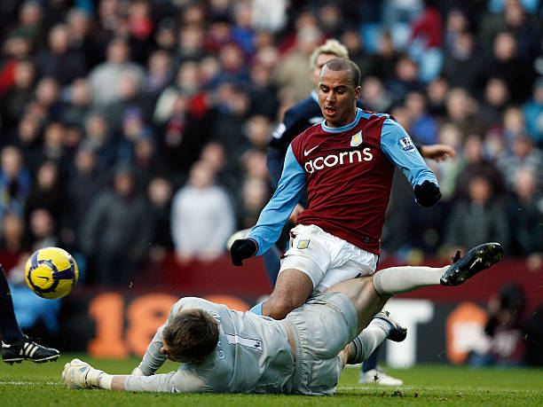 猛烈攻勢的 猛烈攻勢的