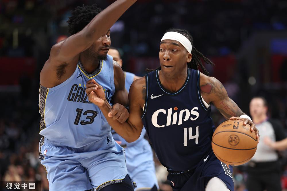 在首秀中遭 在首秀中遭