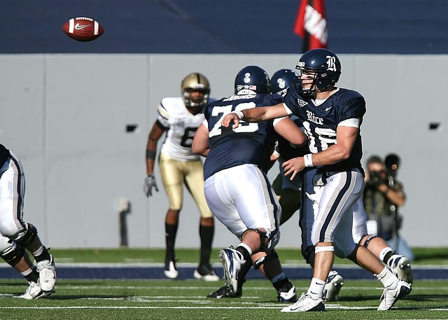 假动作甩开 假动作甩开